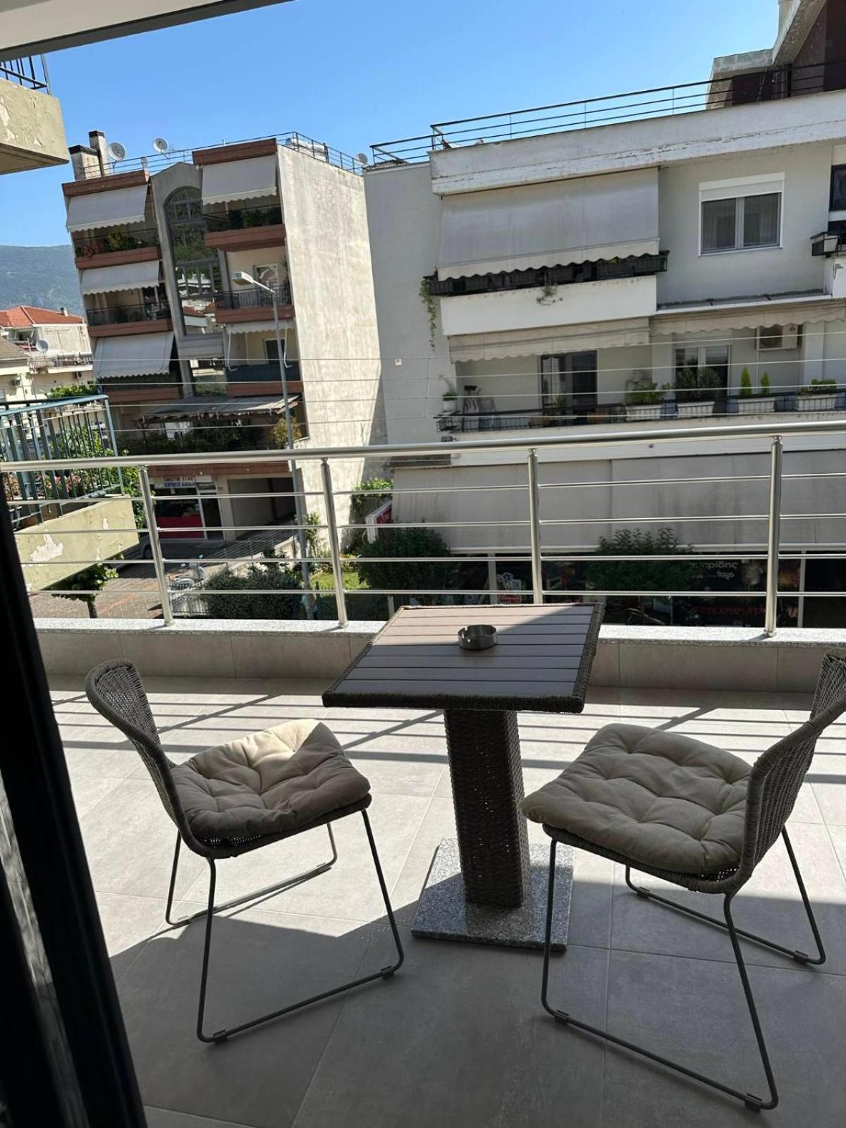 Poly S Apartment *